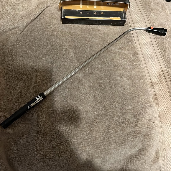 Dream Master LED Magnet pick up tool black unused but does work see pictures - Picture 5 of 8